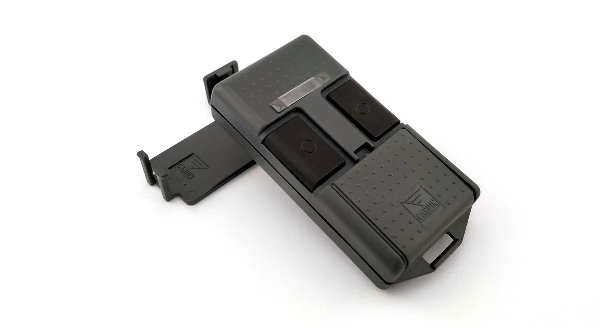 Telecommande Cardin fréquence 27.195 Mhz 2 canaux S466-TX2